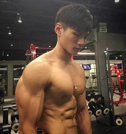 中国健身网红男,中国健身网红男生的健身之路