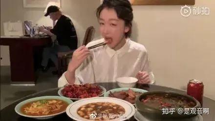 明星也吃饭吗,揭秘他们的日常饮食生活