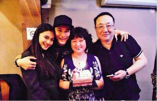 明星和婆婆照片,温馨瞬间见证婆媳情深